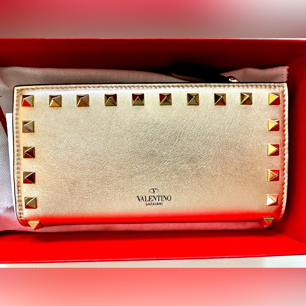 Valentino Garavani Rockstud Zipper Gold Wallet